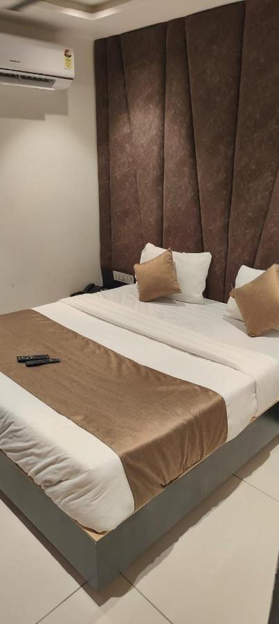 Prime View Hotel Ahmedabad Exterior photo