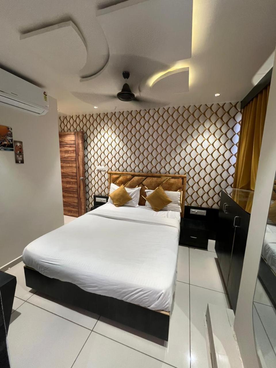 Prime View Hotel Ahmedabad Room photo