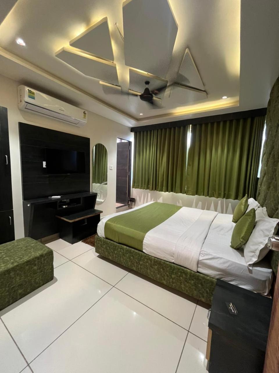 Prime View Hotel Ahmedabad Exterior photo